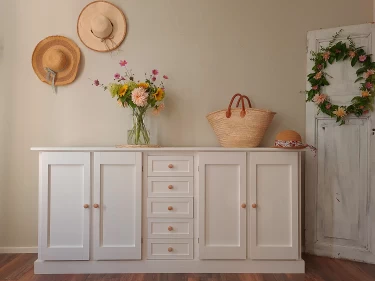 Witte landelijke dressoirkast